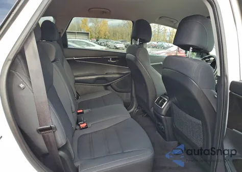 2017 Kia Sorento Lx z USA, uszkodzony, nr VIN 5XYPG4A30HG202515